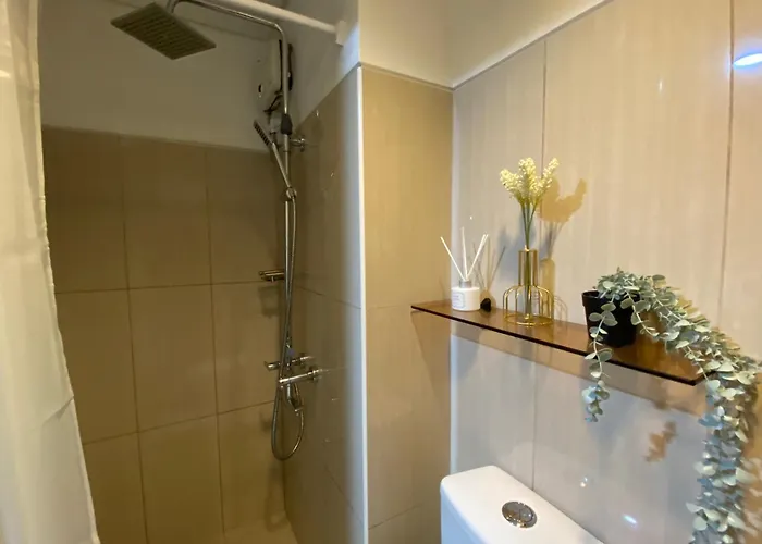 Leigh's Staycation At Shell Residences